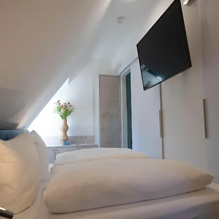 Helle In Apartment *